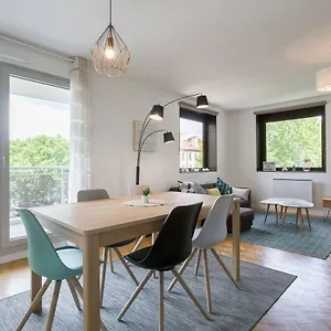 Appartement Centre Confluence 100 M2 Parking Terrasses, Lyon